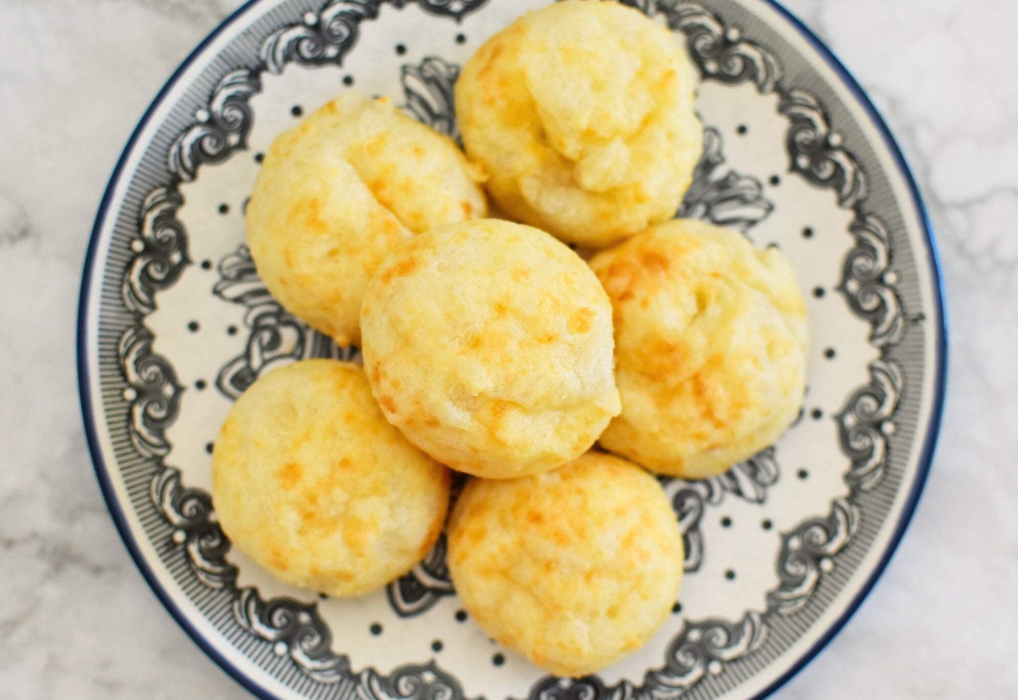 Brazilian Cheese Bread (Pao de Queijo)
